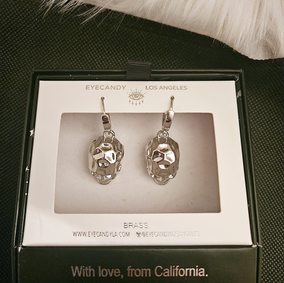 New Skull Dangle Earrings Eyecandy Los Angeles - Picture 2 of 6